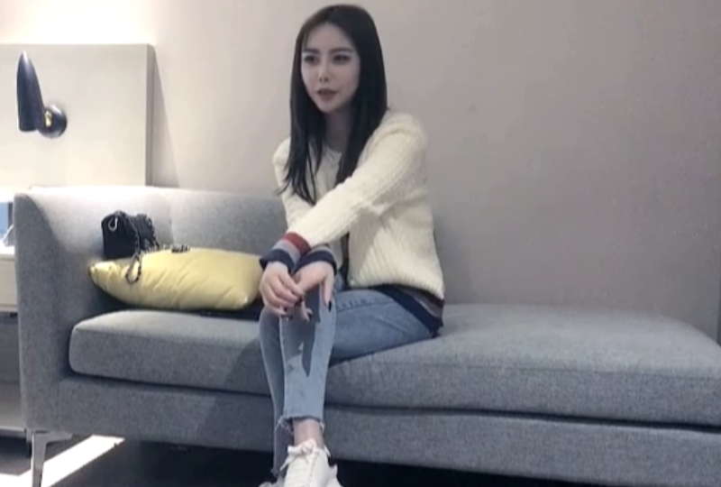 【太子精品探花】鸭哥再上场，约操高颜值外围小姐姐!